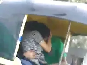 Une brune video porn ...