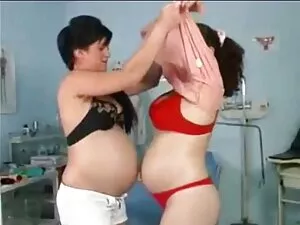 Bombasse en lingerie ...